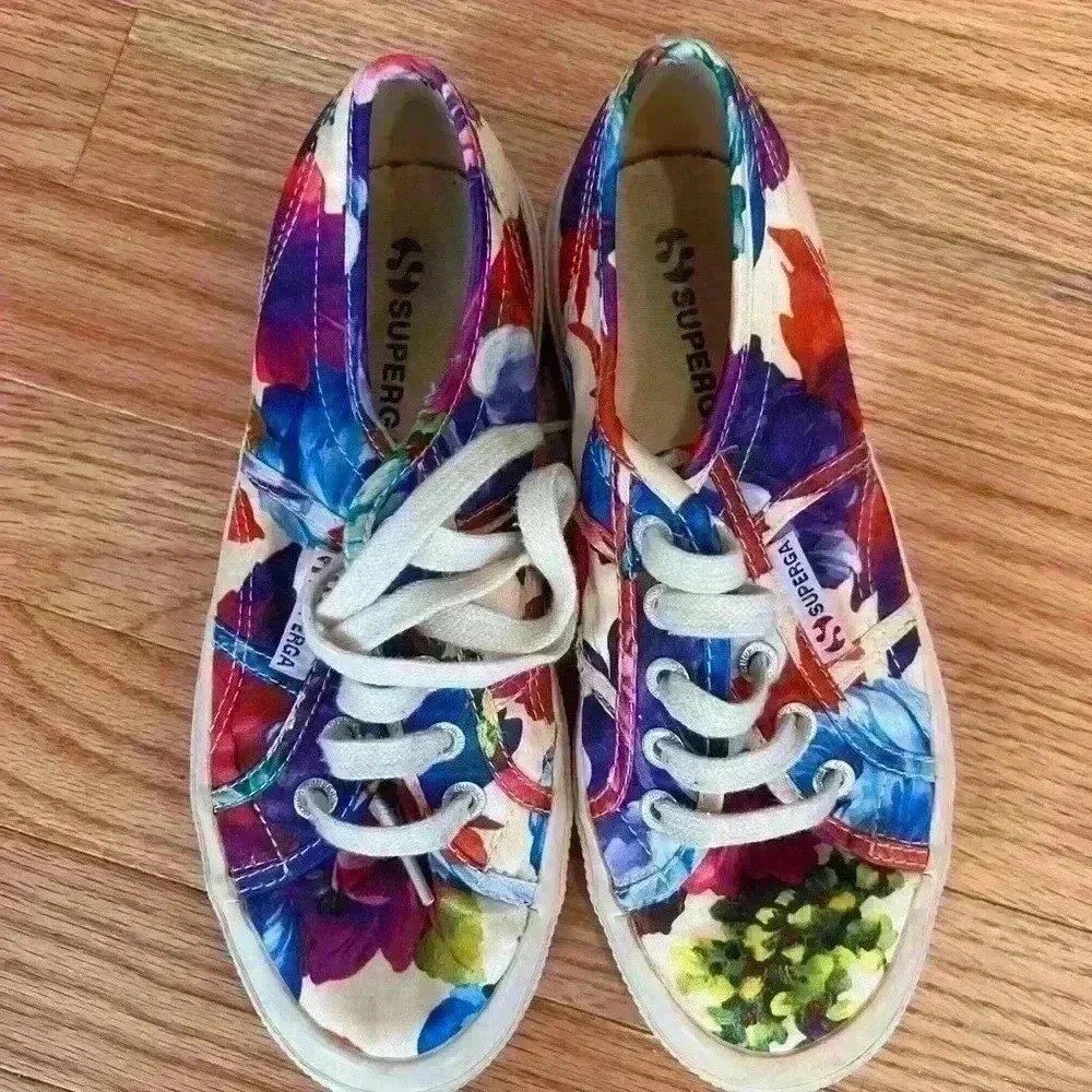Superga Women’s size 6 Floral Satin Sneaker multi color - Picture 2 of 5